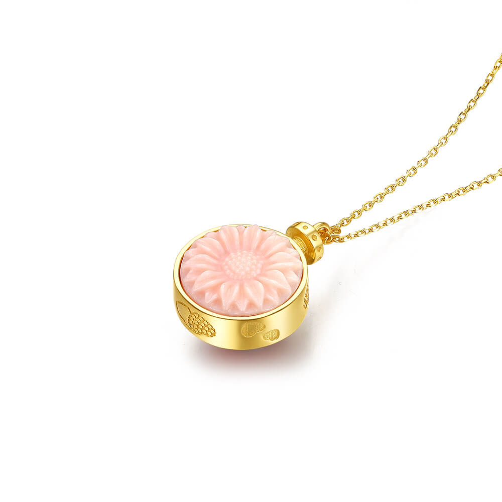 Double sided Carved Queen Conch Necklace 1