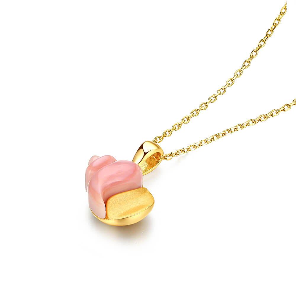 Queen Conch Necklace 3